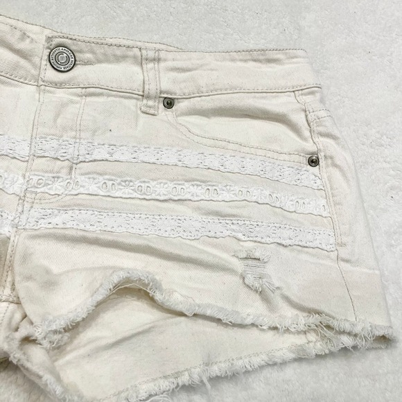 SO Juniors 11 Cream Distressed Shorts with White Lace Detailing - Picture 6 of 9